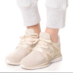 APL Ascend Shoe